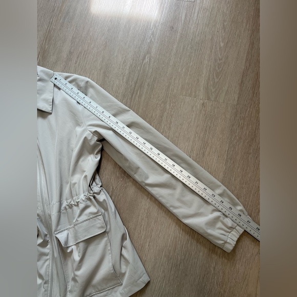 Simons Contemporaine Lightweight Drawstring Utility Fall Zipper Jacket - Picture 5 of 10